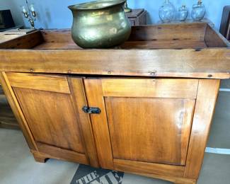 FURNITURE ANTIQUE DRY SINK