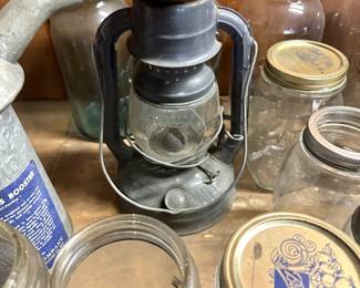 VINTAGE KEROSEN LANTERN