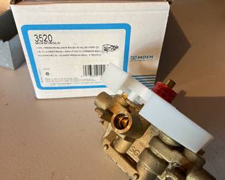 Moen HDL Pressure Balance-In Valve 4 Port (3520) (NIB),