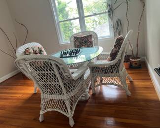 White Wicker Glass Top Table w/4 Chairs & Cushions,