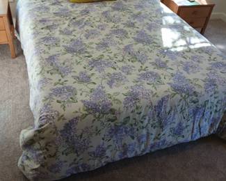 bed linens, free mattress/box springs