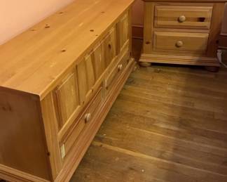 Wooden Storage Chest 481 2 L x 2 H Night Stand 26 L x 25 H