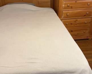 Queensize Wooden Bed frame And Wooden Dresser Five 5Drawers