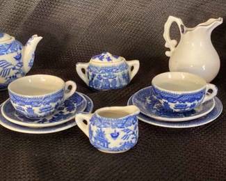 Vintage Childrens Tea Set Made In Japan Blue Willow Pattern