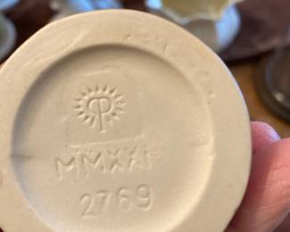 Bottom stamp of Rookwood vase
