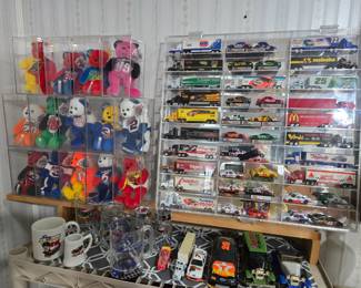 Beanie Babies Nascar! Acrylic Case with Collectable Cars/Trucks