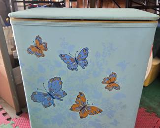 VTG Clothes Hamper