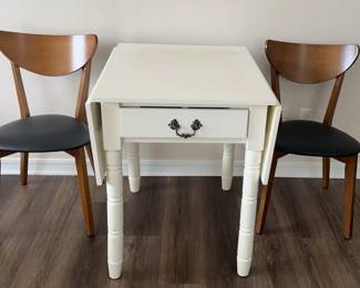 Vintage Drop leaf Table W/2 Chairs