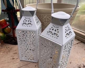 Pair of garden lanterns, LOT 32