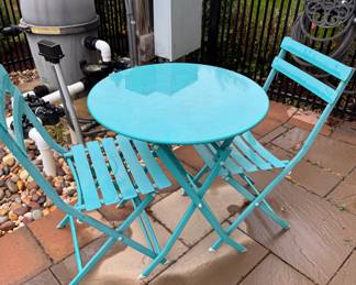 Teal patio set, 2 chairs and table. LOT 16