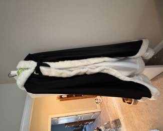 OSFM black velvet lined hooded cape with muff