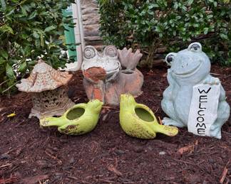 Assorted garden art. LOT 7