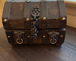 Wood Chest (small)