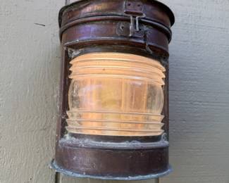 Nautical masthead lantern (illuminated, outdoor)
