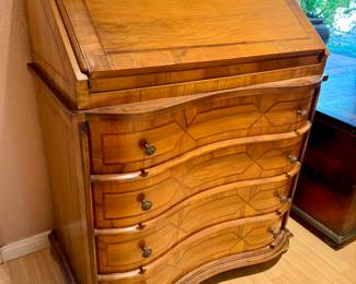 Biedermeier Secretary, small size, lovely and clean