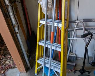 4 foot and 10 foot ladders