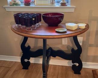 Gorgeous Black Moon side table