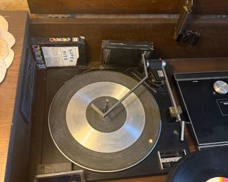 Vintage Packard Bell Floor Model Stereo With Turntable & 8-Tracks.