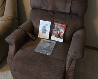 Golden Lift Chair (In Excellent&nbsp;Condition)