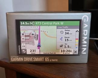 Garmin Drive Smart 65 & Traffic GPS Navigator (Like New In Box)