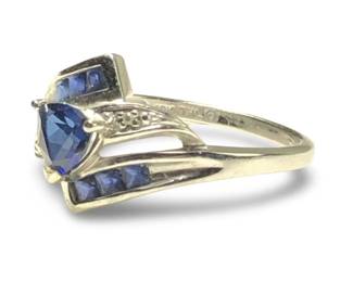 Stunning 10KT White Gold Sapphire Ring
