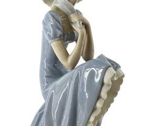 Nao Lladro Porcelain La Pamela Figurine
