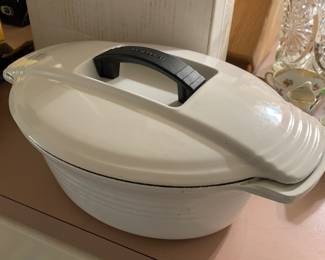 New in Box LeCreuset dutch oven 