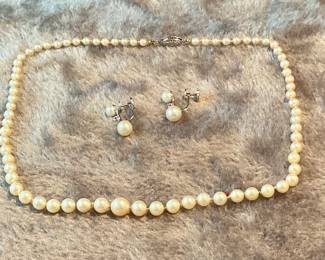 Hand tied Pearls 14 k gold clasp and findings