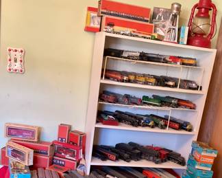 Model train central