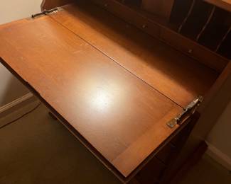 Beautiful secretary desk in excellent condition … 