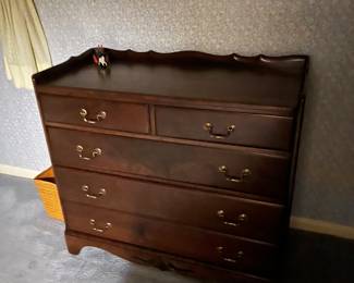 Chest of drawers ..