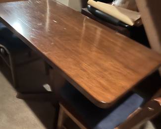 Dining table for 2 or 4 … great for a tight space …