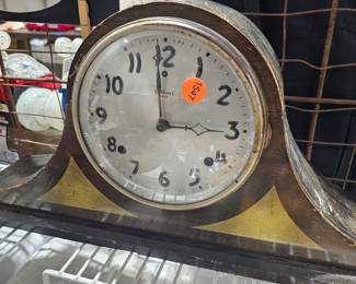MANTLE CLOCK