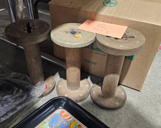 WOODEN SPOOL LOT
