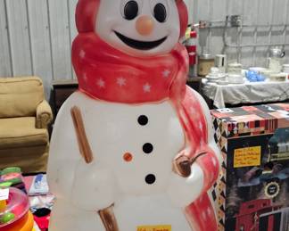 BLOW MOLD FROSTY THE SNOWMAN