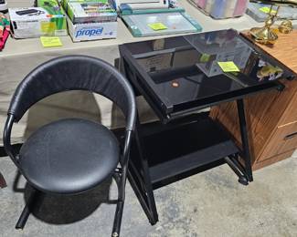 DESK / CHAIR / FILING CABINET