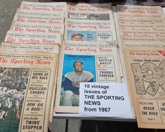 VINTAGE SPORTS MAGAZINES