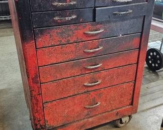 ROLLING TOOL CHEST