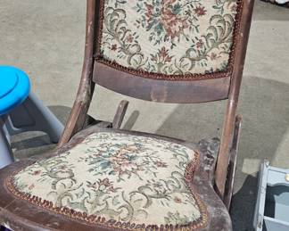ROCKING CHAIR