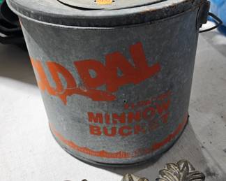 METAL MINNOW BUCKET