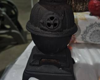 CAST IRON SAMPLE POT BELLY STOVE