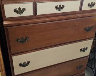 CHEST OF DRAWERS