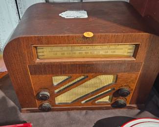 VINTAGE RADIO
