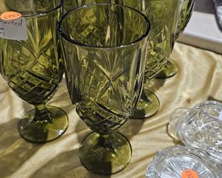 GREEN DRINKING GLASSES