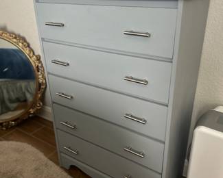 Cute chest of drawers