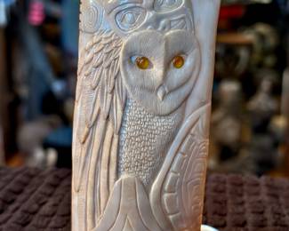Beautiful Totemo with Amber in laid eyes fossil carving