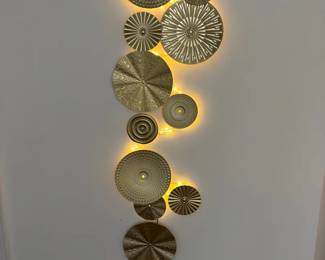 Gold Metal Wall Decor wlighting