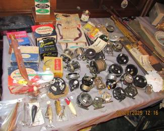 fishing reels few baits