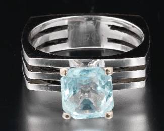 14K White Gold and Aquamarine Ring