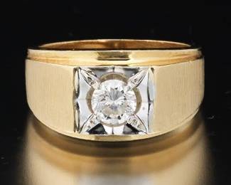 Classical Gold and Solitaire Ring